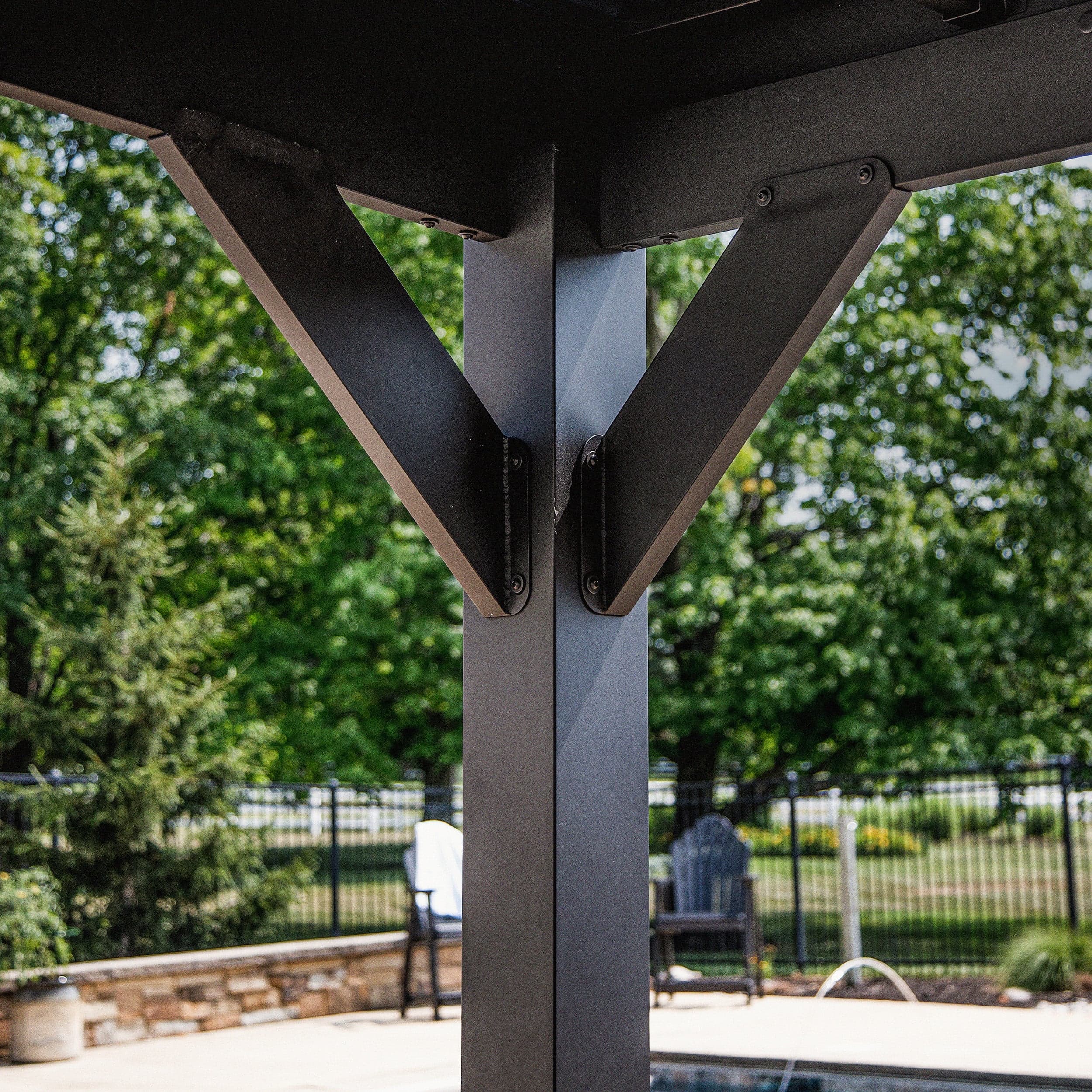 Close view of the steel post and triangular corner braces