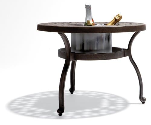 Strathwood Shaw side table viewed straight on with the bucket exposed