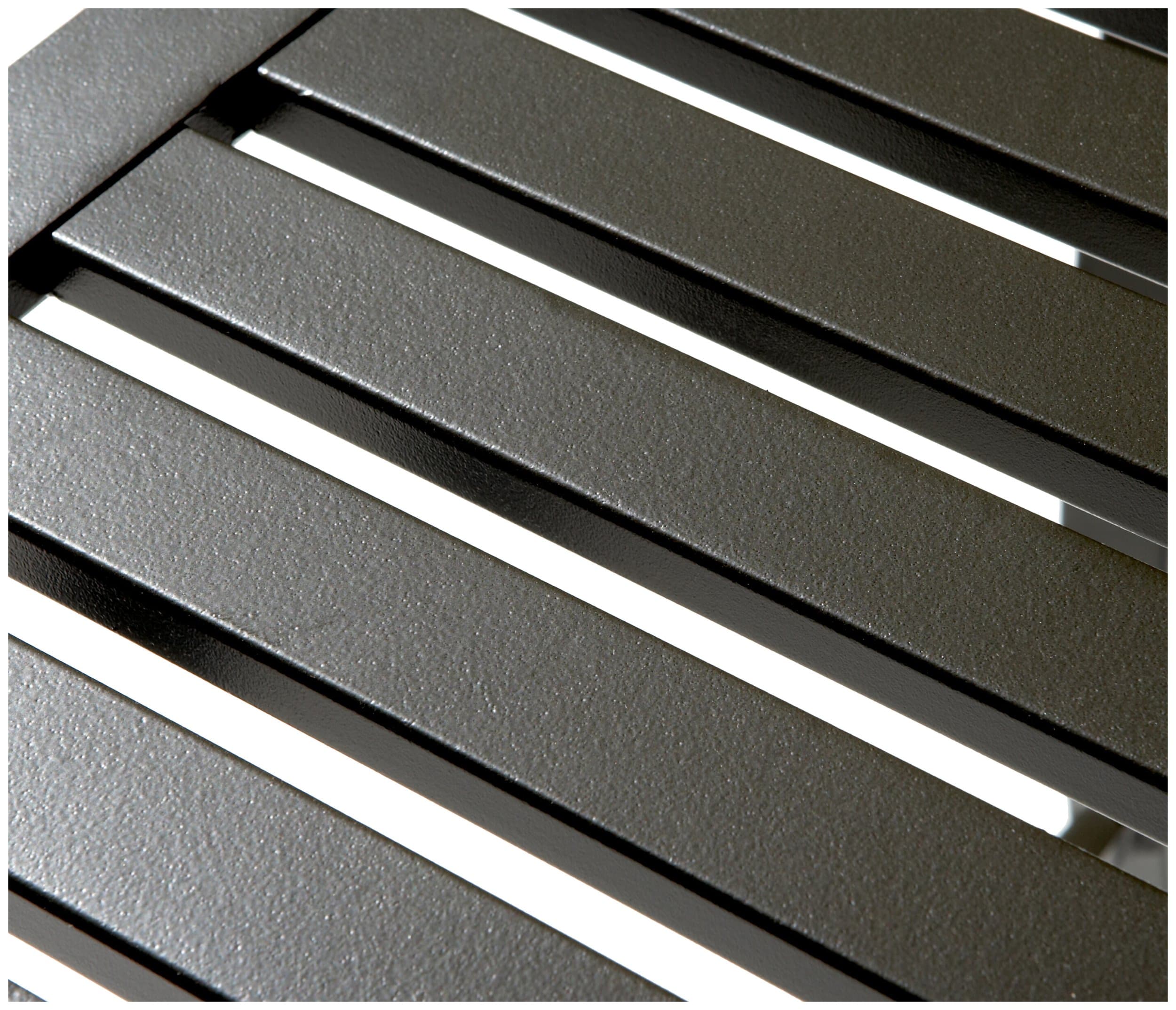 Close view of the powder-coated slatted tabletop surface