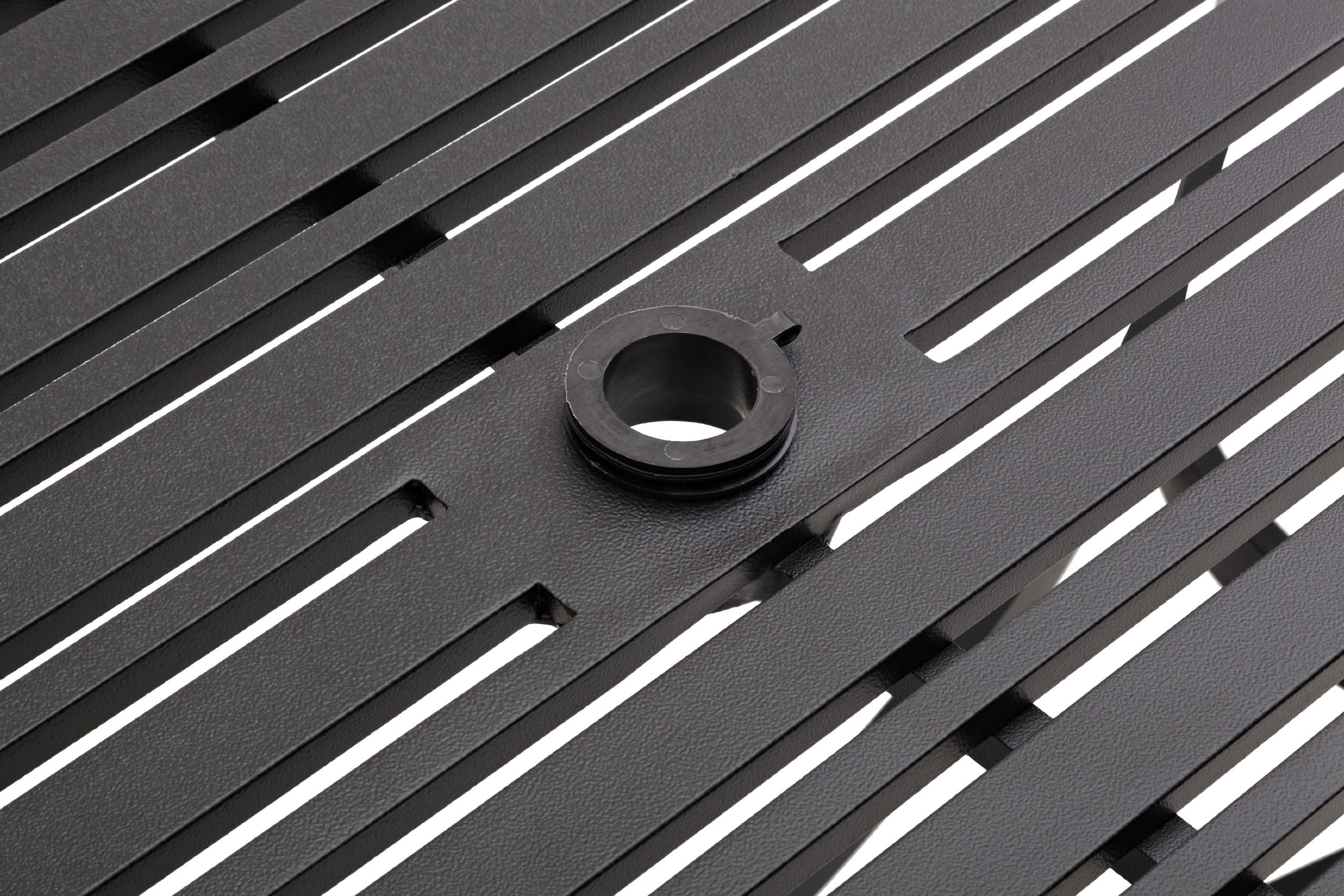 Strathwood Rhodes Rectangular Dining Table — close view of umbrella opening.