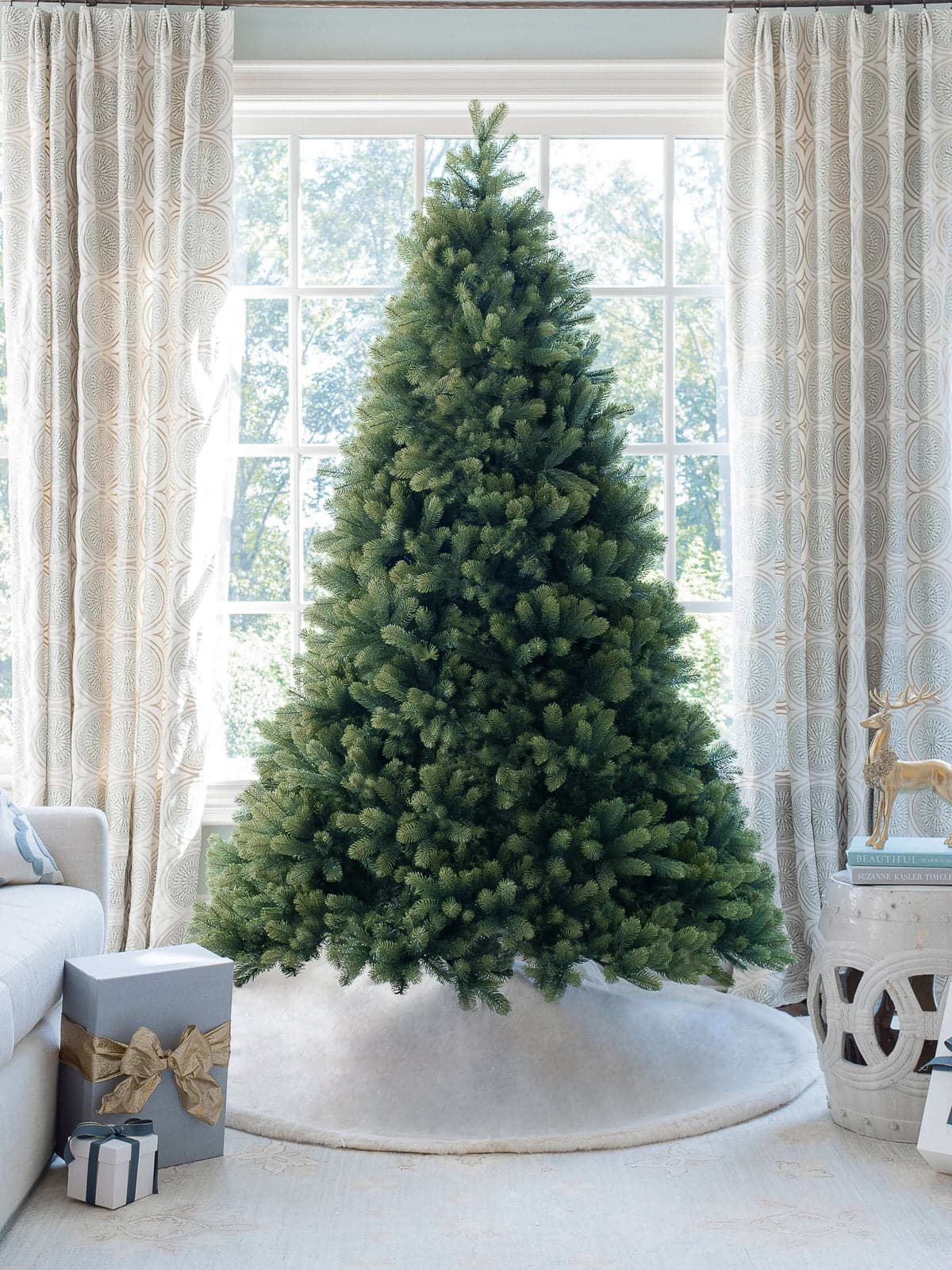 King of Christmas 10 ft Royal Fir Tree with 1,600 LEDs — tree and branch detail 2